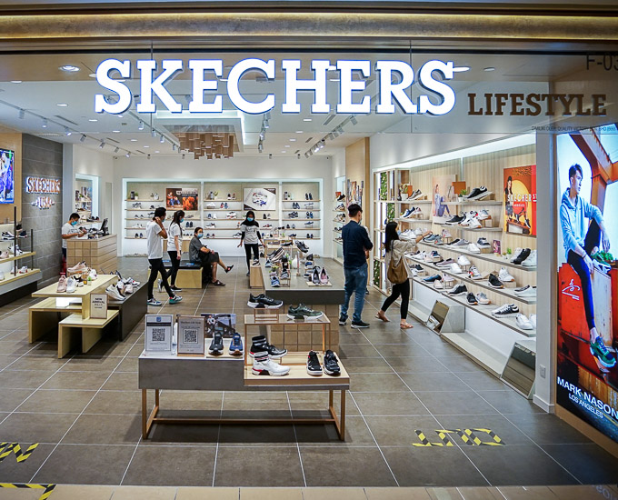 Skechers fashion valley hotsell